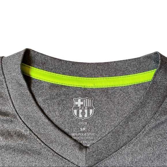 FC Barcelona Men’s Jersey Shirt Tee Grey with printed Badges - Size Small - Picture 5 of 5